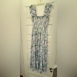 MELLODAY White and Baby Blue Floral Maxi Dress